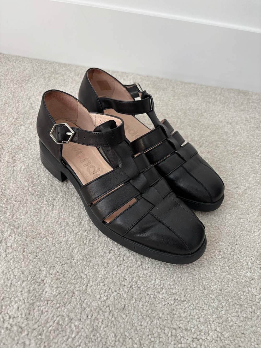 Wonders Fisherman T-Strap Leather Comfort Shoes